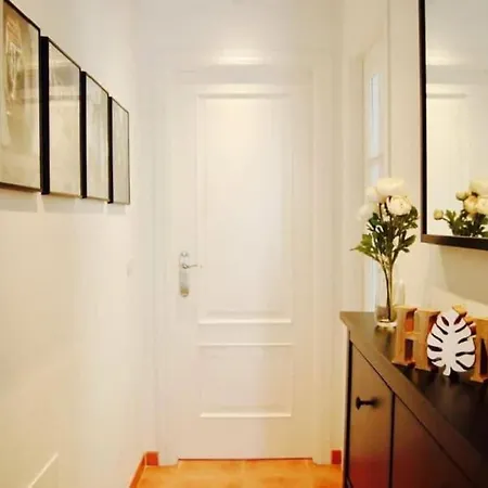 Fantastic 1 Bedroom In Town Centre *