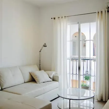 Fantastic 1 Bedroom In Town Centre Apartamento