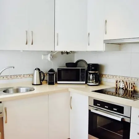 Fantastic 1 Bedroom In Town Centre Daire Nerja